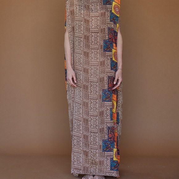 The Cleopatra dress is a stunning and unique piece Handmade with elegance ♻️ - Picture 4 of 8